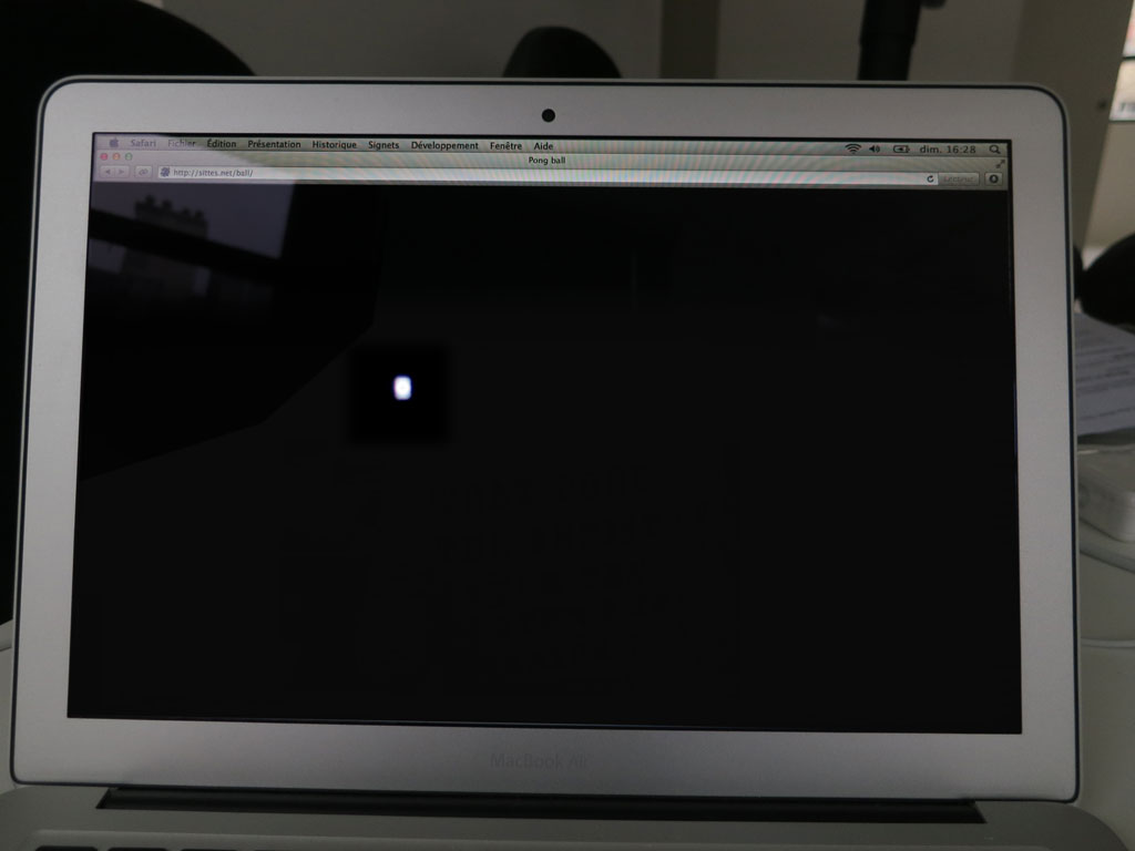 Claude Closky, ‘Pong Ball’, 2012, web site, Flash (http://sittes.net/ball).